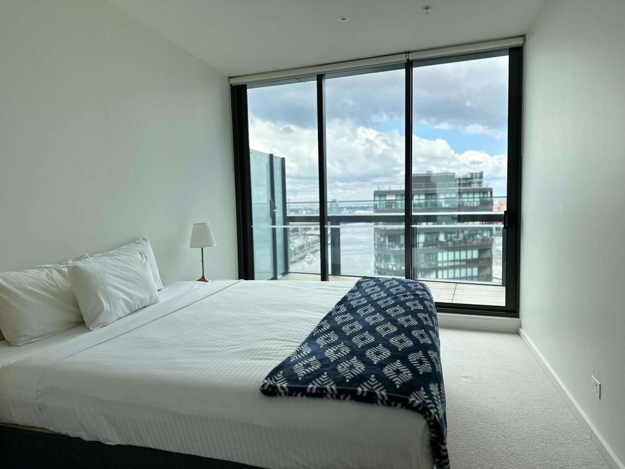 Winston Apartments Docklands Melbourne Exterior photo