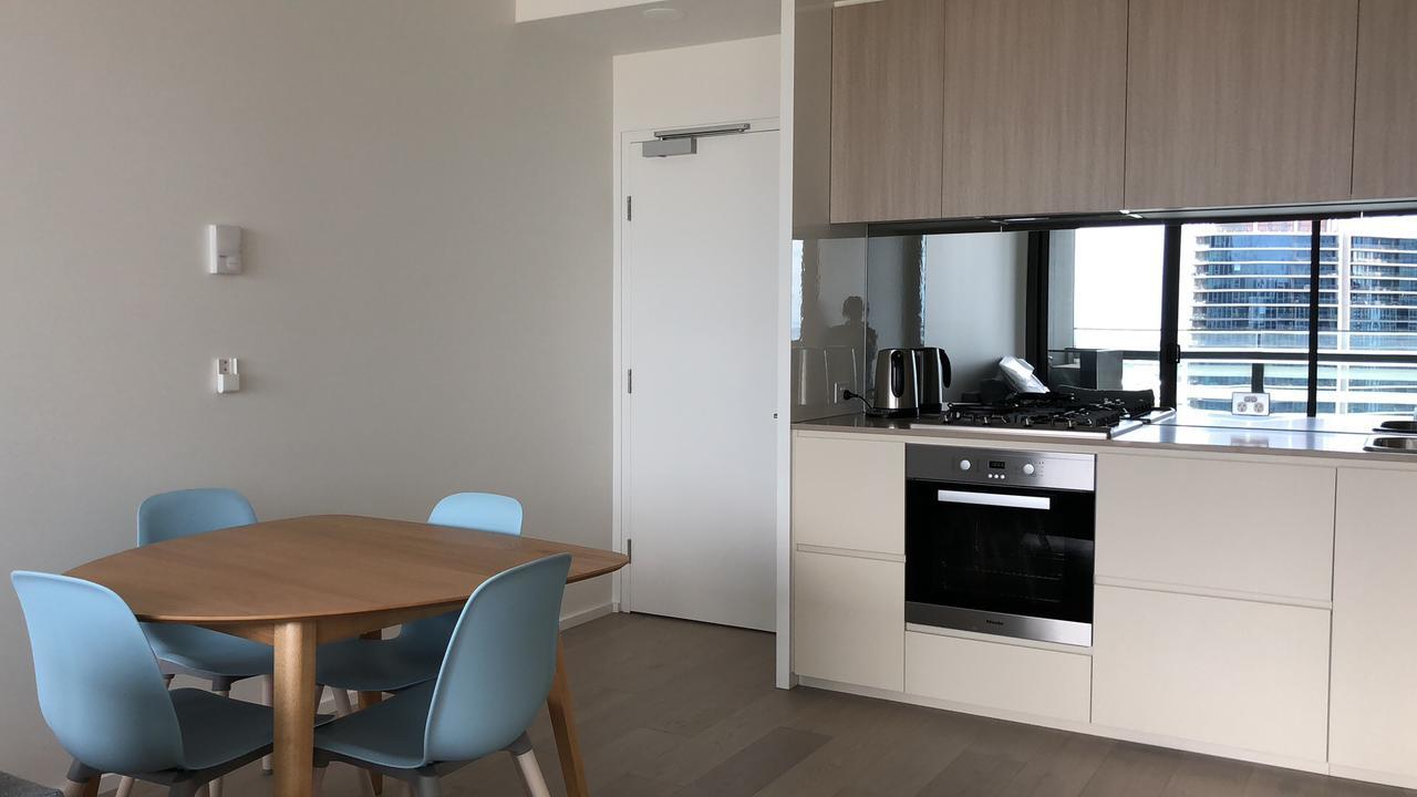 Winston Apartments Docklands Melbourne Exterior photo